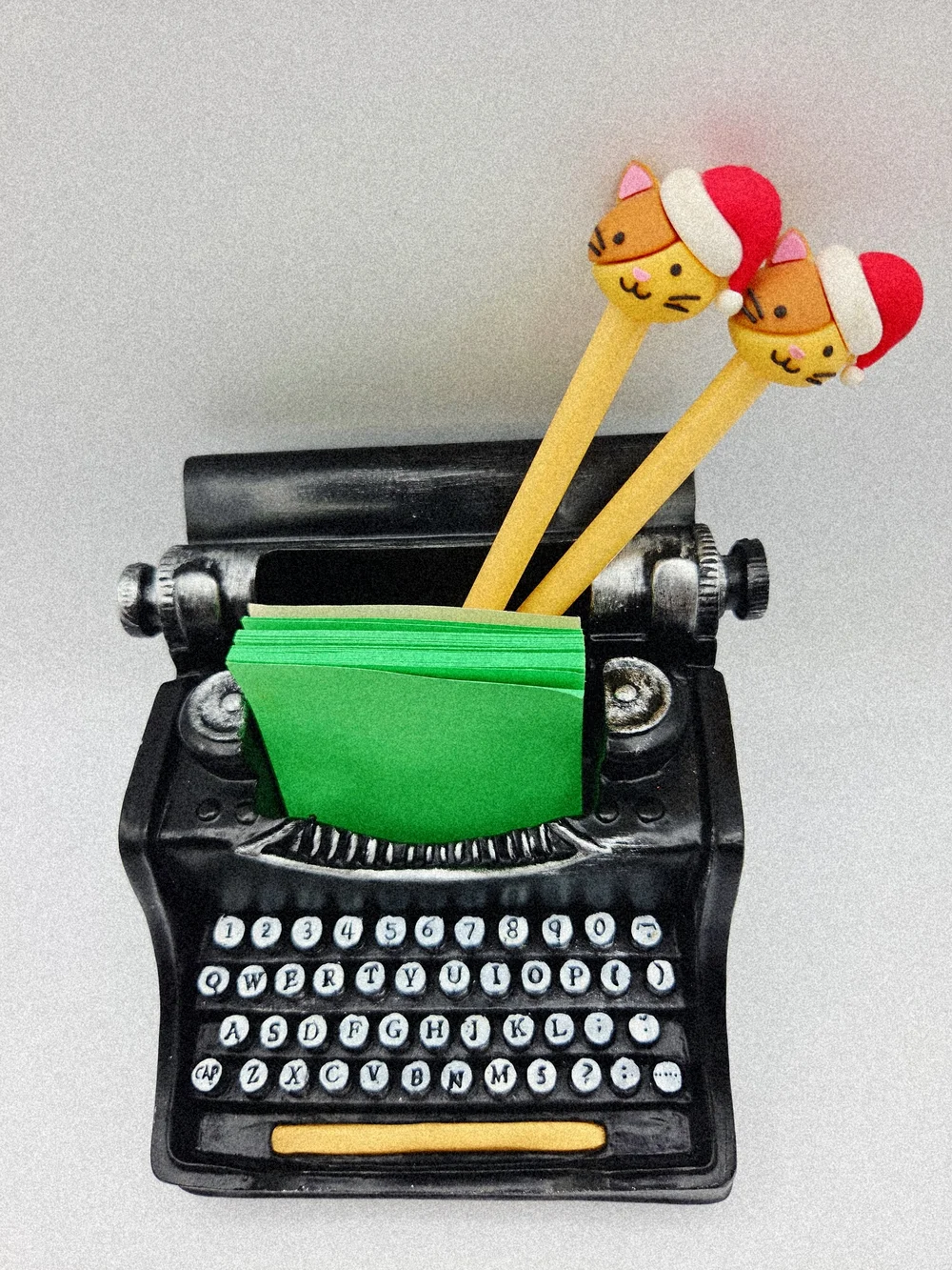 Black Retro Typewriter Pencil Holder